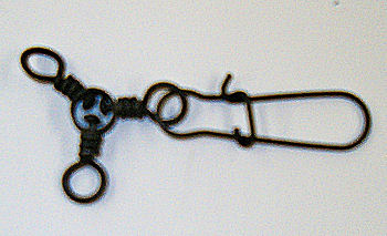 3-way swivel with duel lock snap attached